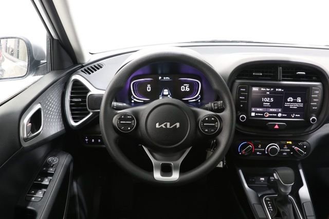 Used 2025 Kia Soul LX FWD image 13