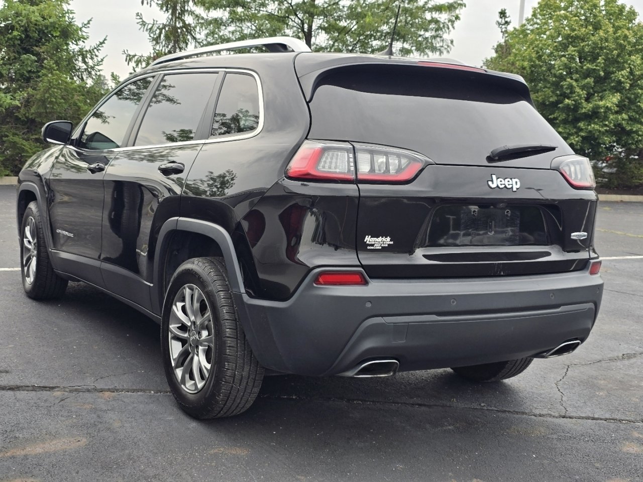 Used 2019 Jeep Cherokee Latitude Plus w/ Comfort/Convenience Group FWD image 5
