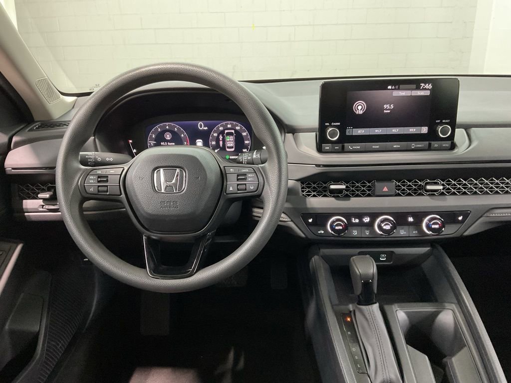 Certified 2025 Honda Accord SE image 9