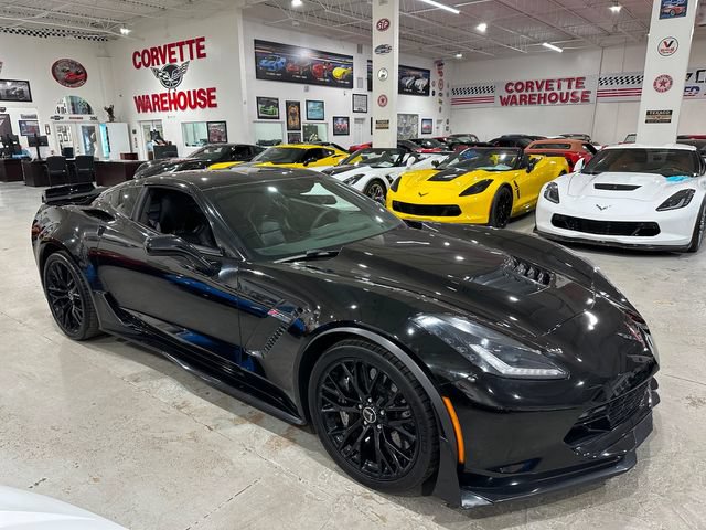 Used 2015 Chevrolet Corvette Z06 w/ 3LZ Preferred Equipment Group RWD image 9
