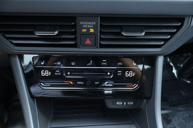 Certified 2026 Volkswagen Jetta SE FWD image 23