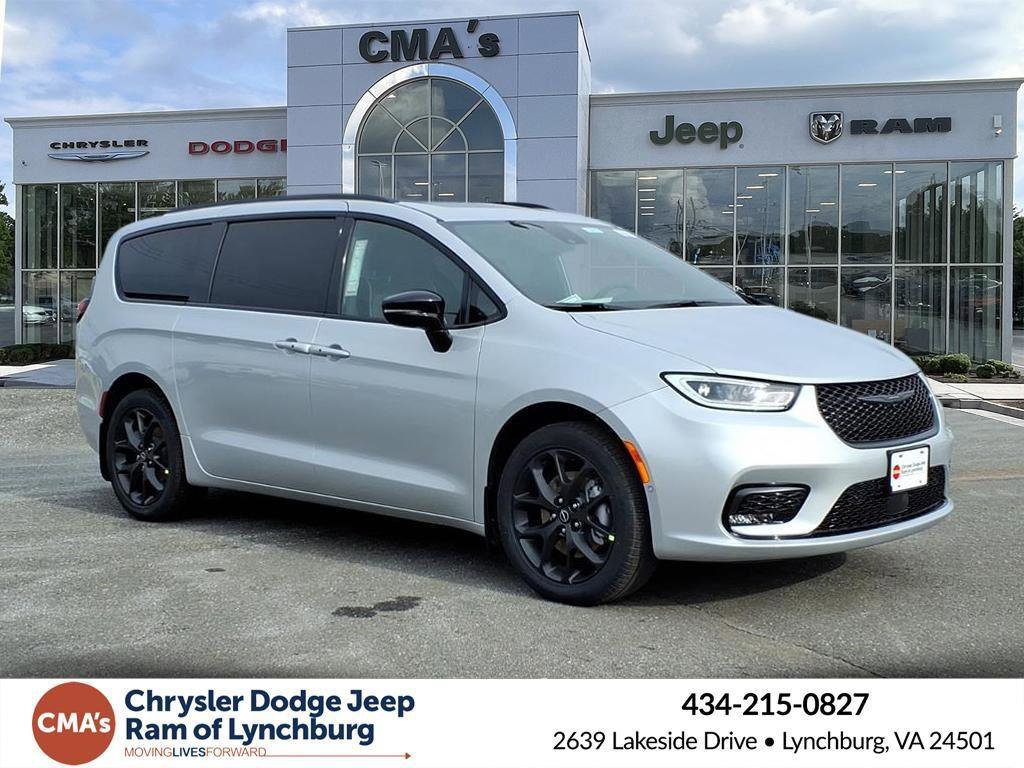 New 2026 Chrysler Pacifica Limited w/ S Appearance Package