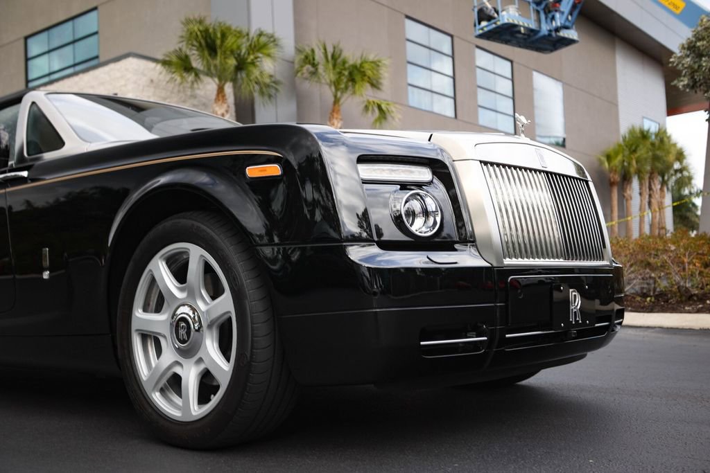 Used 2010 Rolls-Royce Phantom Drophead Coupe image 11