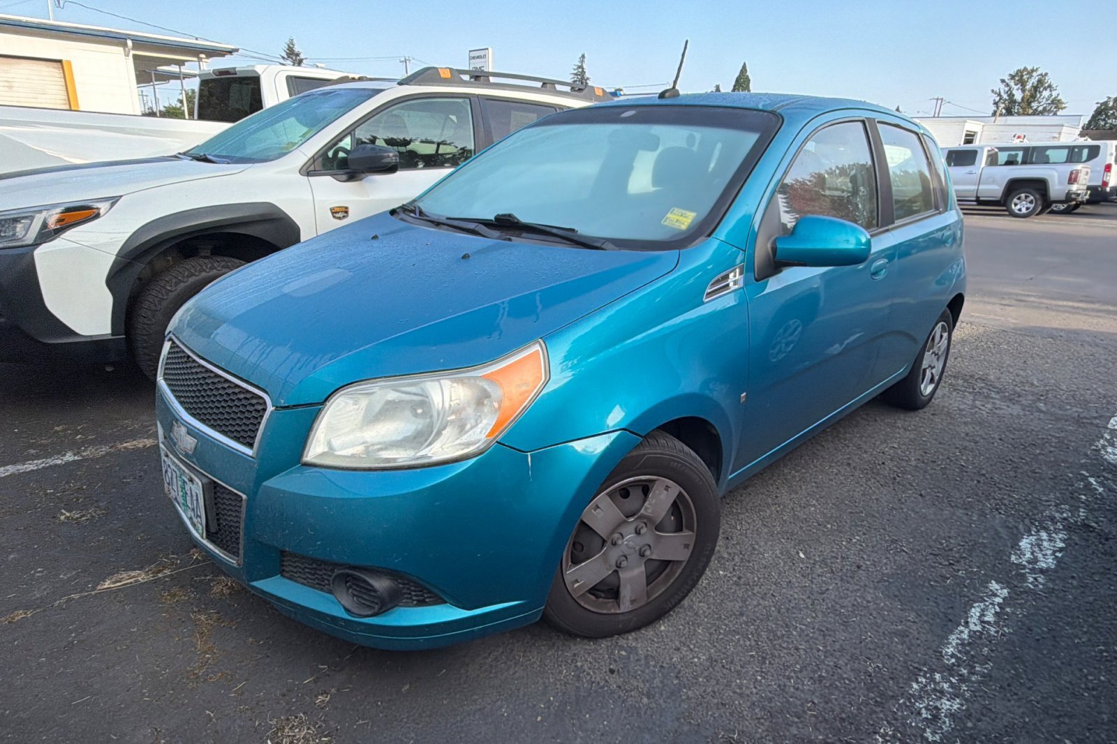 Used 2009 Chevrolet Aveo5 FWD image 2