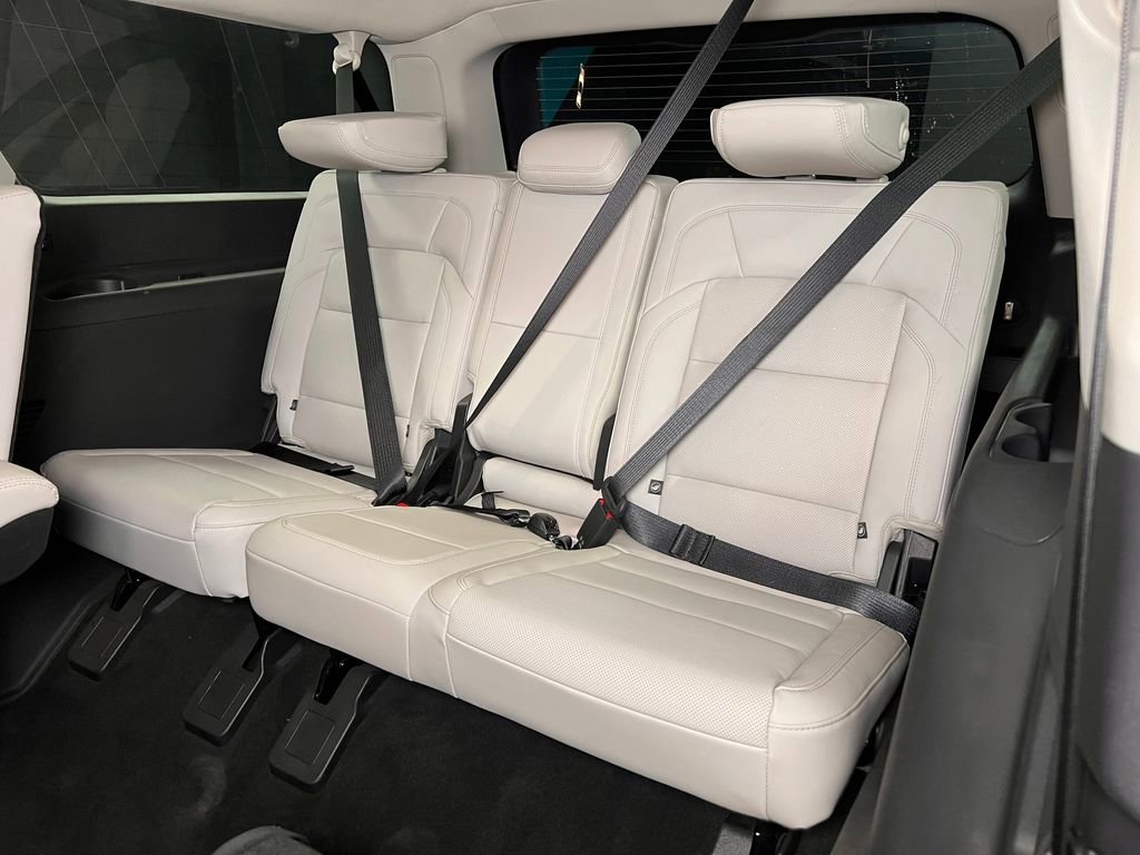 Used 2025 Lincoln Navigator L Reserve image 20