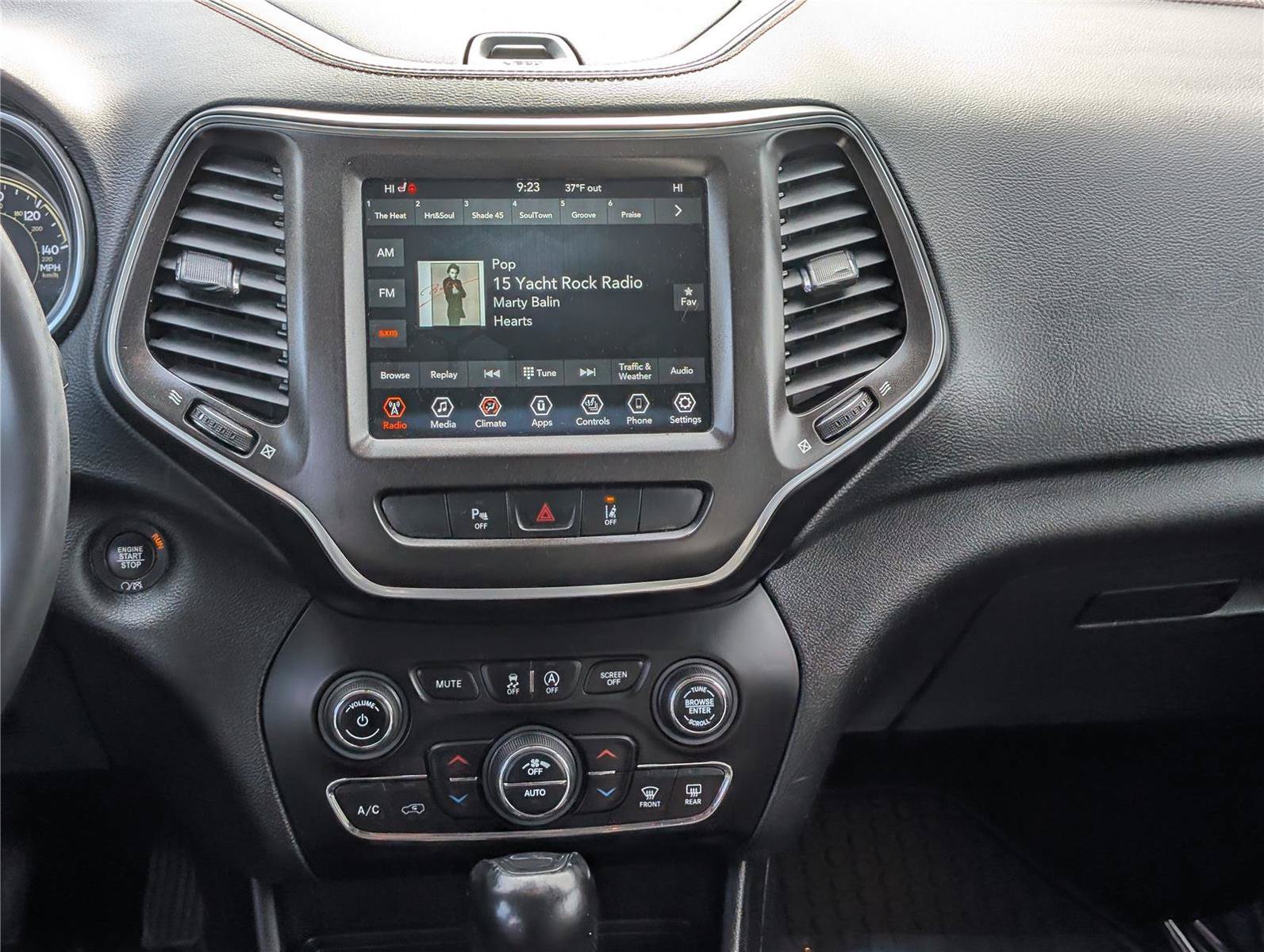 Used 2022 Jeep Cherokee Trailhawk AWD/4WD image 17