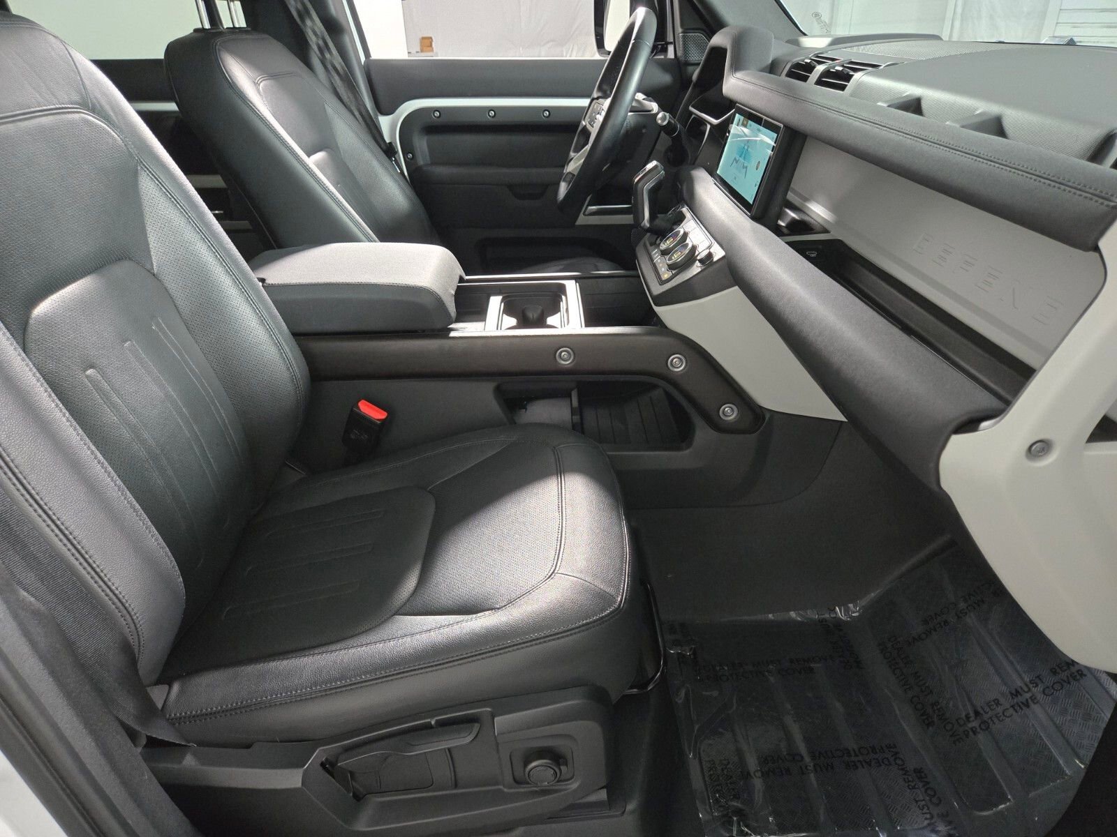 Used 2022 Land Rover Defender 110 S AWD/4WD image 3