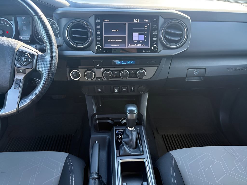 Used 2022 Toyota Tacoma TRD Off-Road image 14