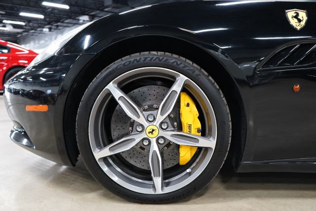 Used 2010 Ferrari California RWD image 35