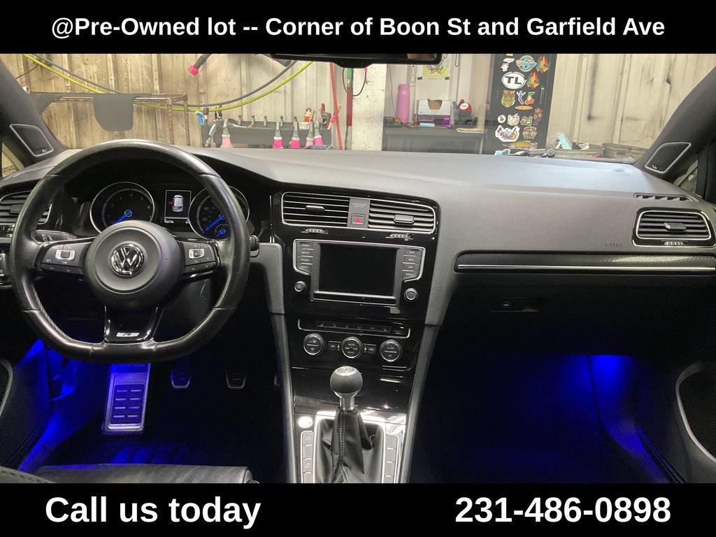 Used 2016 Volkswagen Golf R 4-Door AWD/4WD image 17
