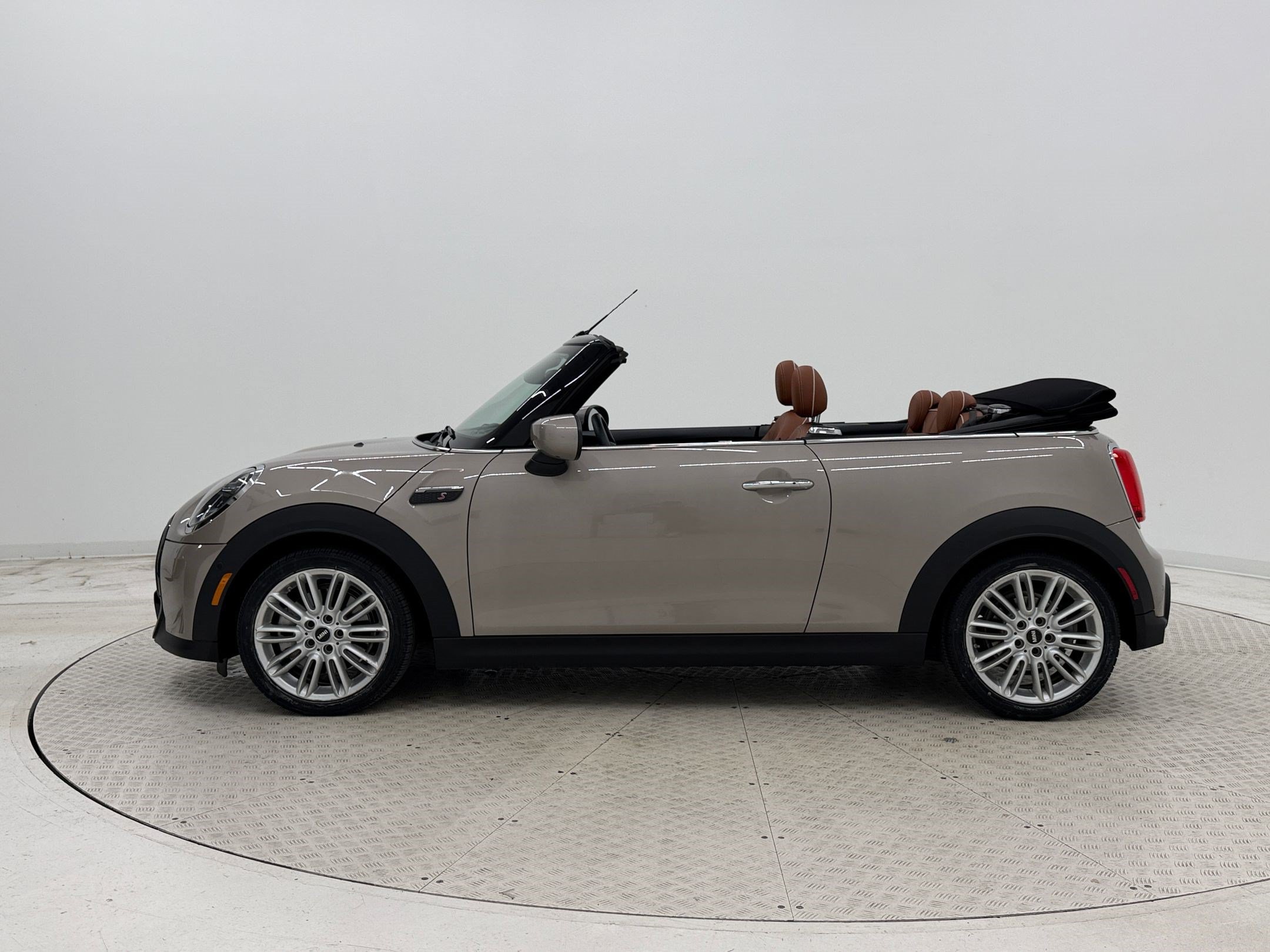 Certified 2023 MINI Cooper S FWD image 2