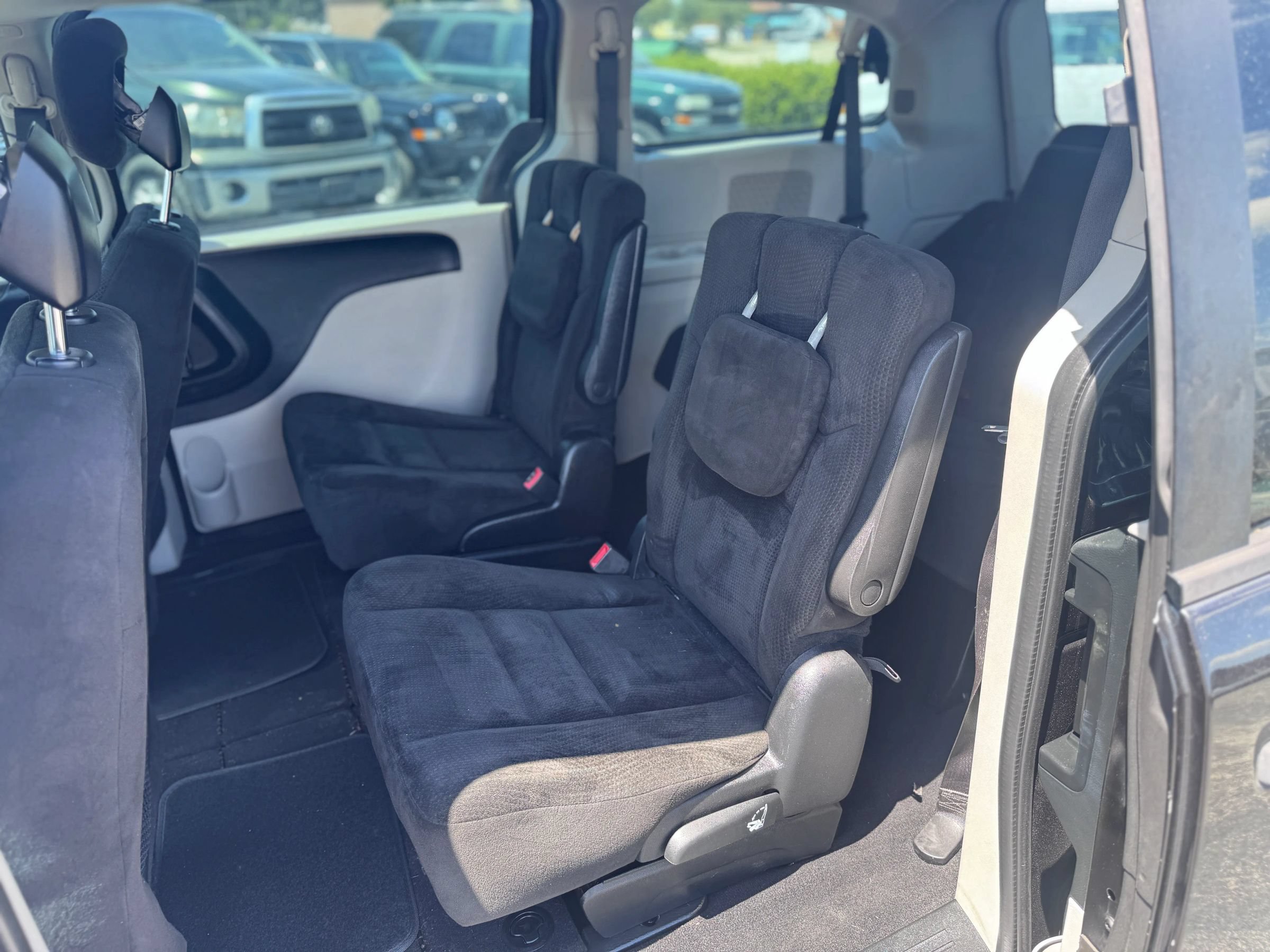 Used 2014 Dodge Grand Caravan American Value Package FWD image 12