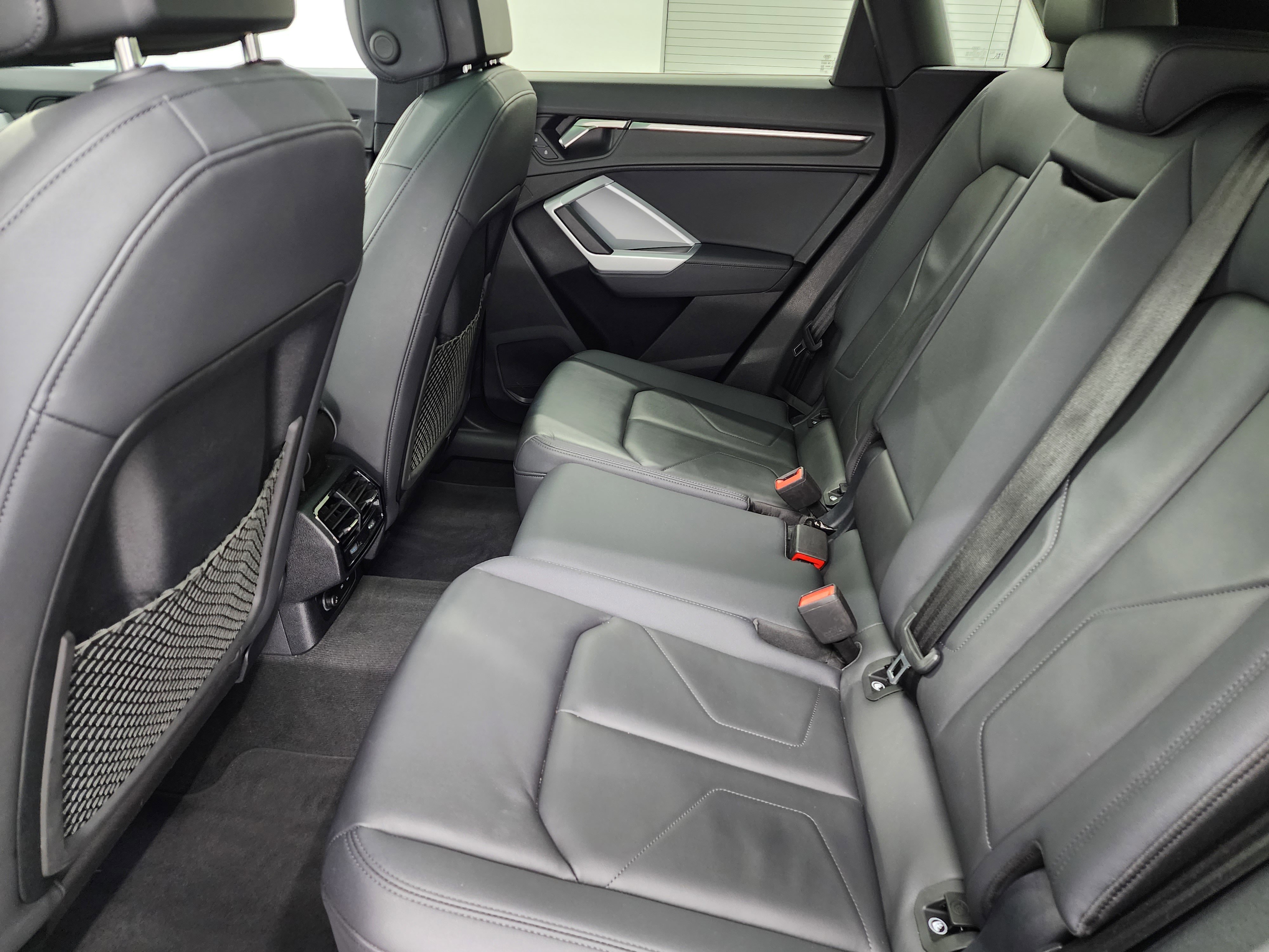 Used 2024 Audi Q3 2.0T Premium image 34