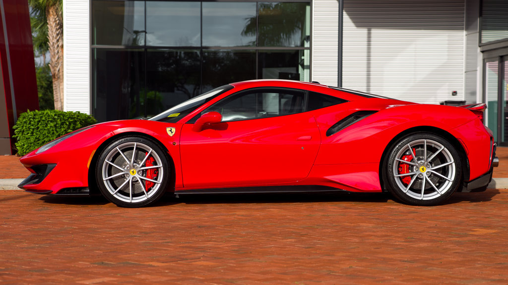 Used 2020 Ferrari 488 Pista Coupe RWD image 4