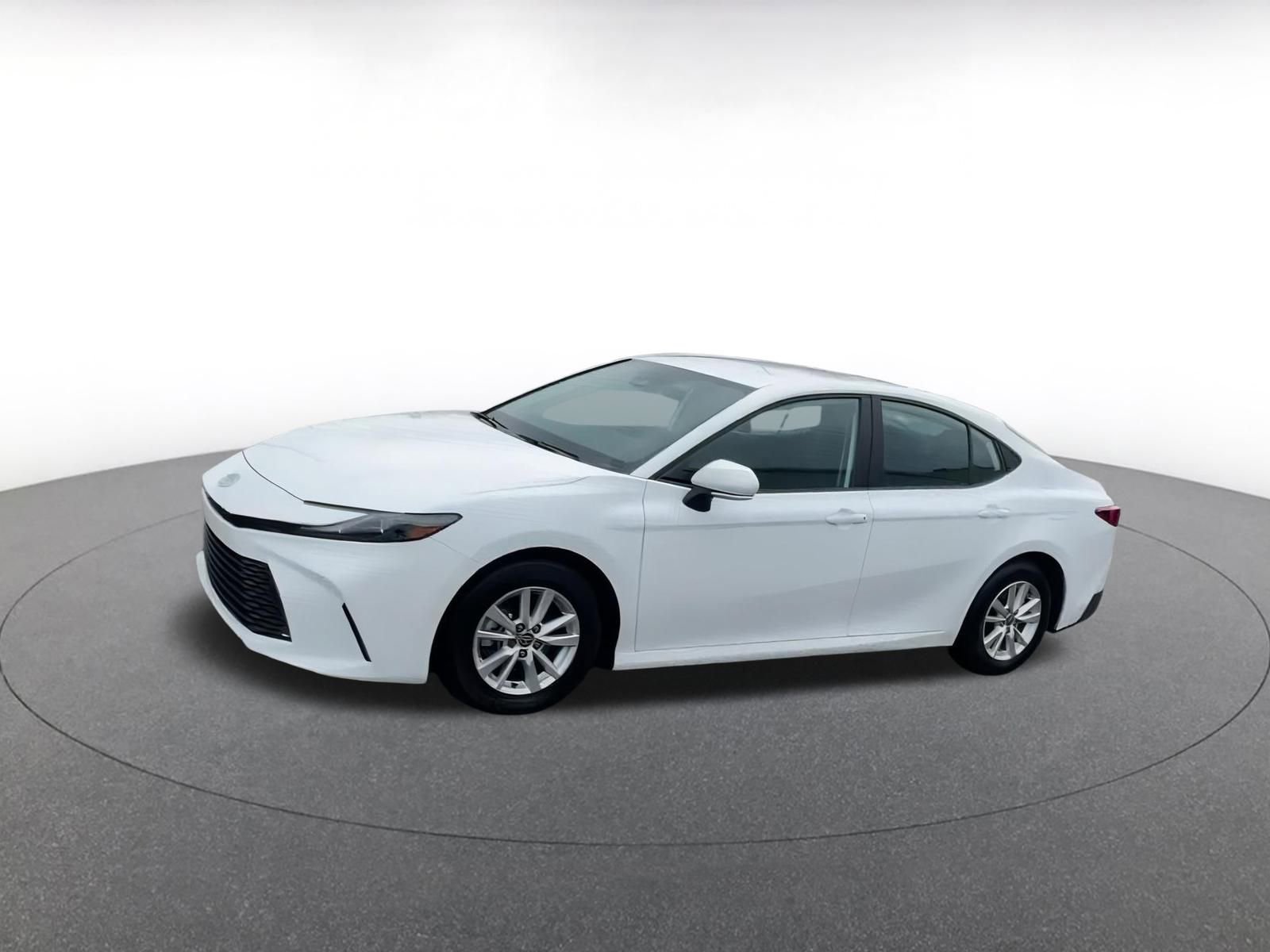 Used 2025 Toyota Camry LE image 8