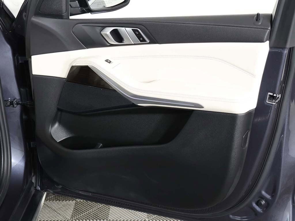 Used 2021 BMW X5 xDrive40i w/ Premium Package 2 image 29