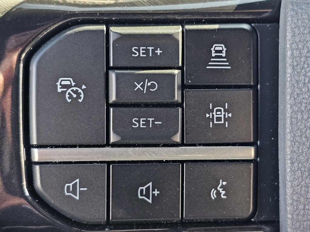 Used 2024 Ford F150 Lightning Platinum AWD/4WD image 35