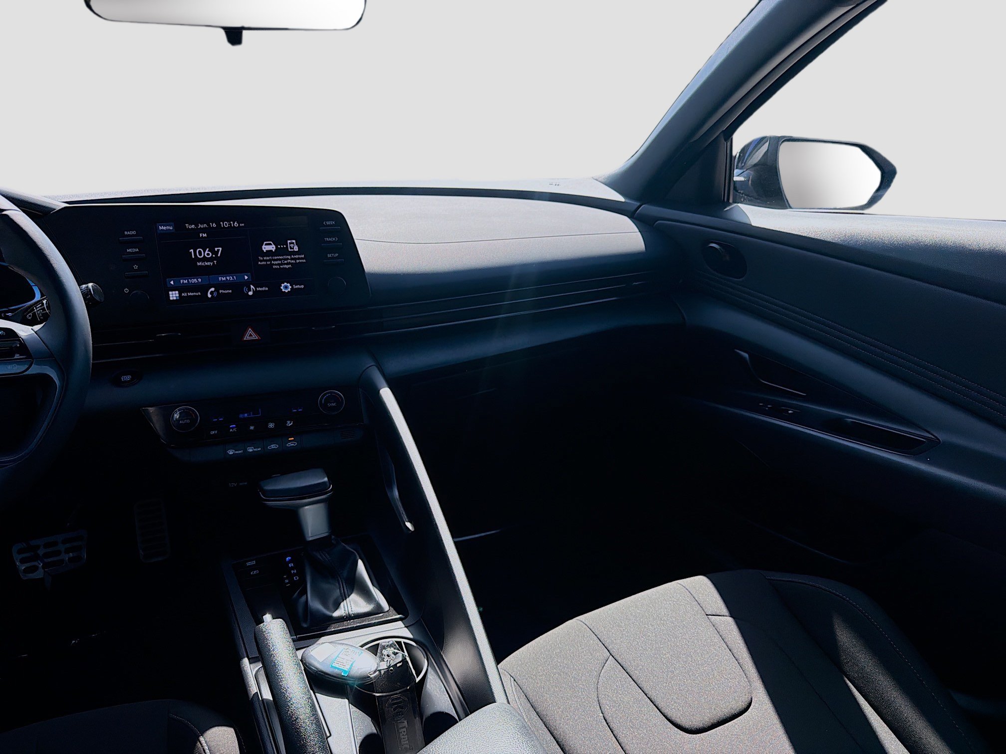 Used 2025 Hyundai Elantra Sport FWD image 19