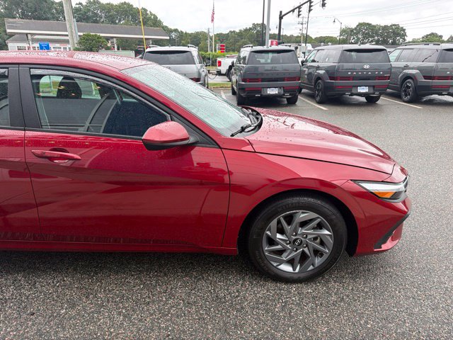 Certified 2024 Hyundai Elantra SEL FWD image 9