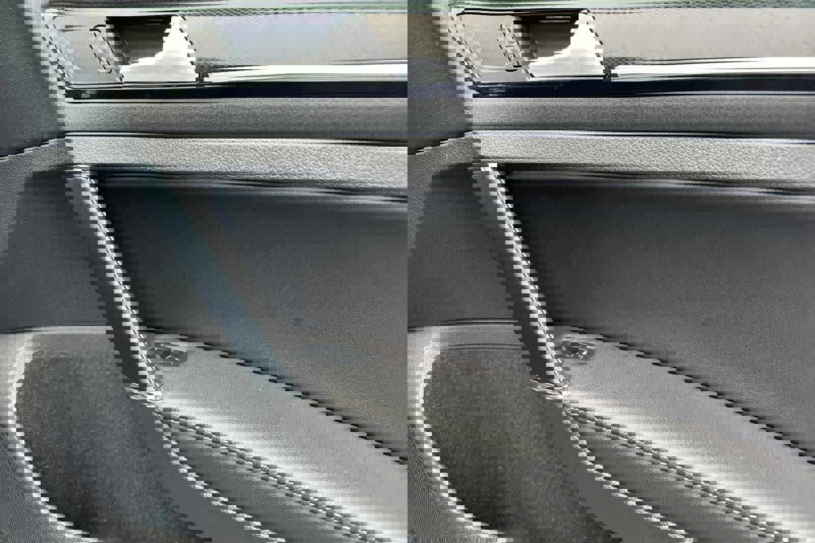 Used 2015 Volkswagen Golf 4-Door image 18