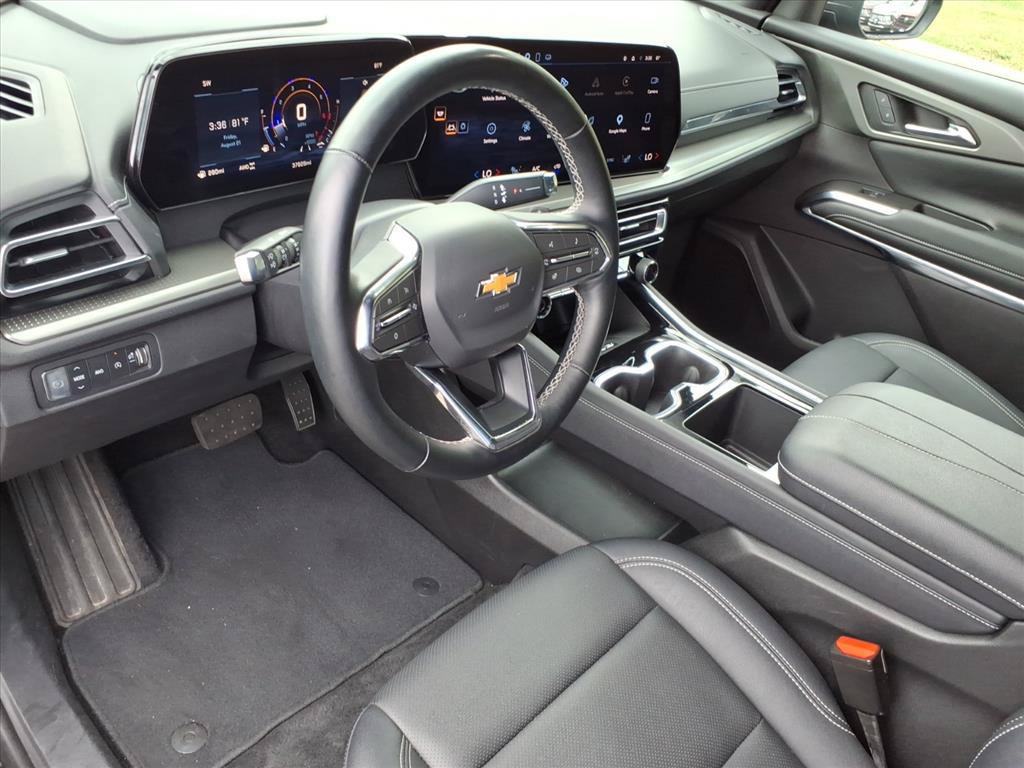 Used 2025 Chevrolet Traverse LT AWD/4WD image 12