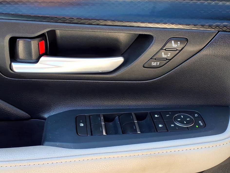 Certified 2025 Toyota Grand Highlander AWD Hybrid image 18