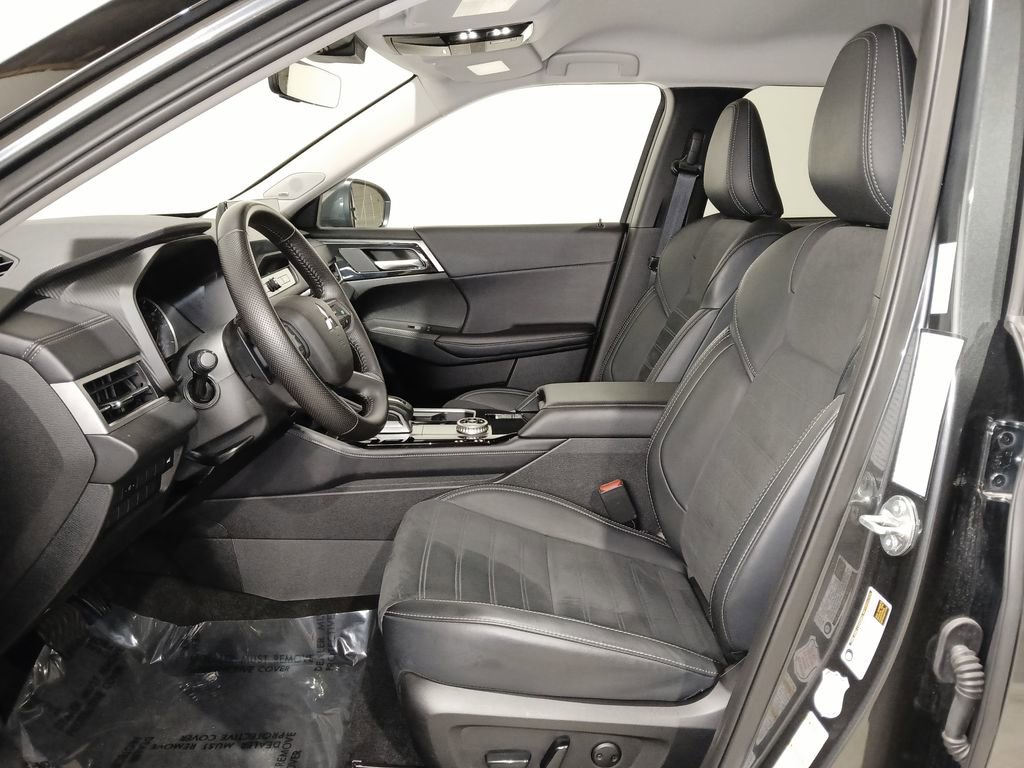 Used 2025 Mitsubishi Outlander SE AWD/4WD image 11