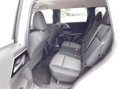 Used 2024 Mitsubishi Outlander ES AWD/4WD image 11
