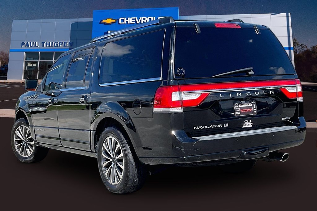 Used 2016 Lincoln Navigator L Select RWD image 5