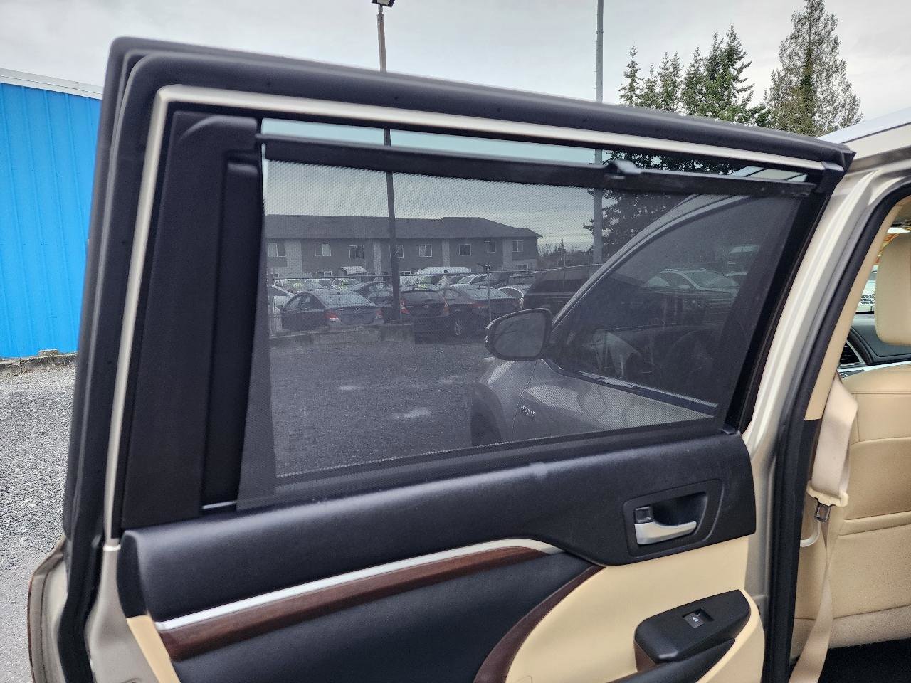 Used 2015 Toyota Highlander Limited Platinum image 28