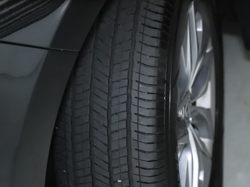 Certified 2026 Toyota Sienna LE AWD/4WD image 35