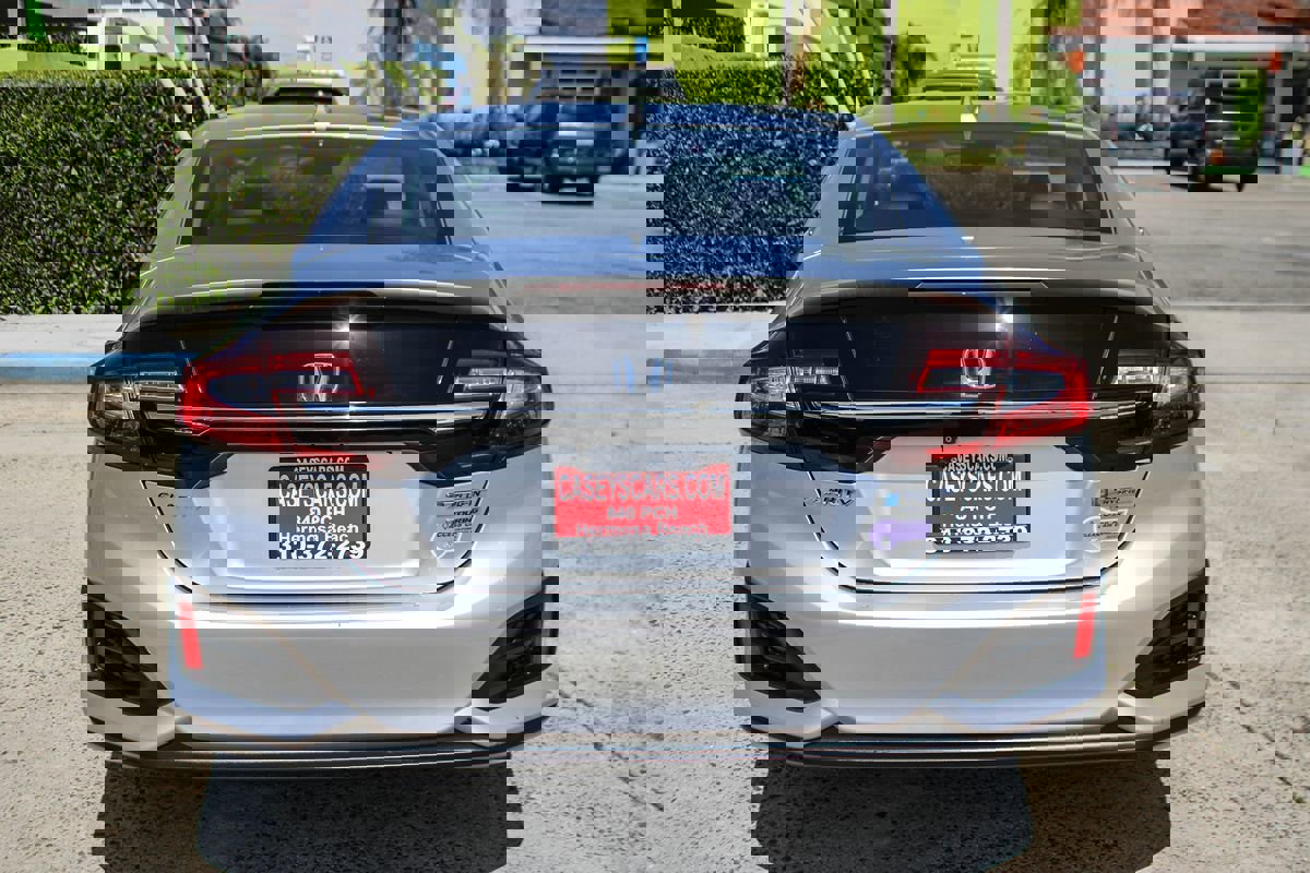 Used 2018 Honda Clarity Touring image 4