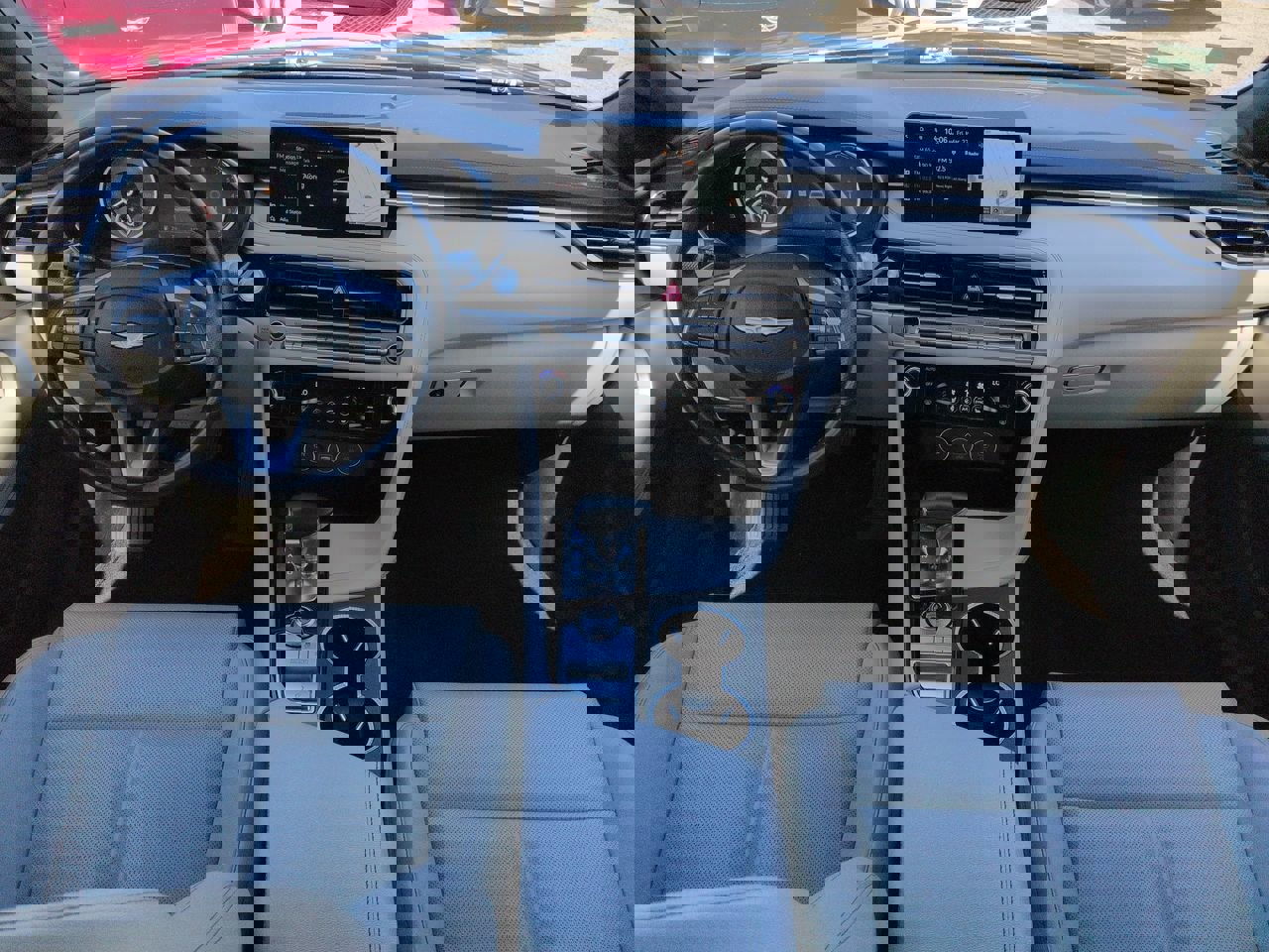 Used 2024 Genesis G70 2.5T image 15