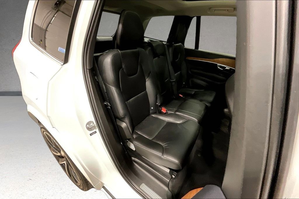 Certified 2022 Volvo XC90 T6 Momentum w/ Advanced Package AWD/4WD image 24