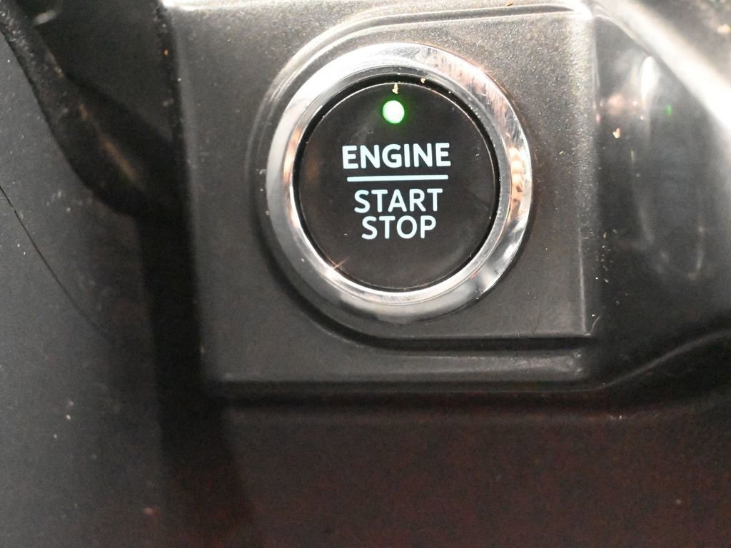 Used 2022 Ford F150 XLT w/ Equipment Group 302A High image 16