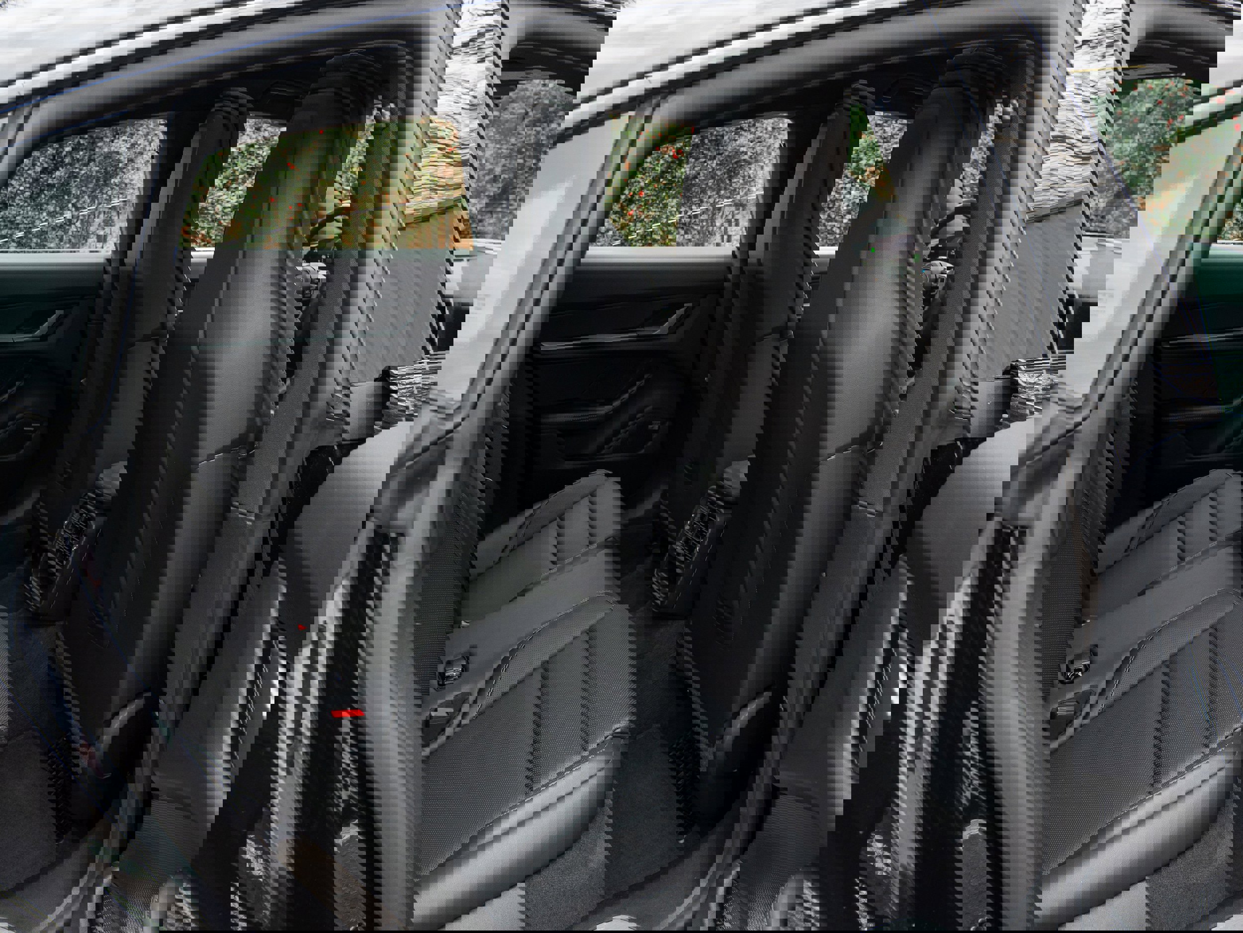 Used 2025 Porsche Taycan 4S image 39