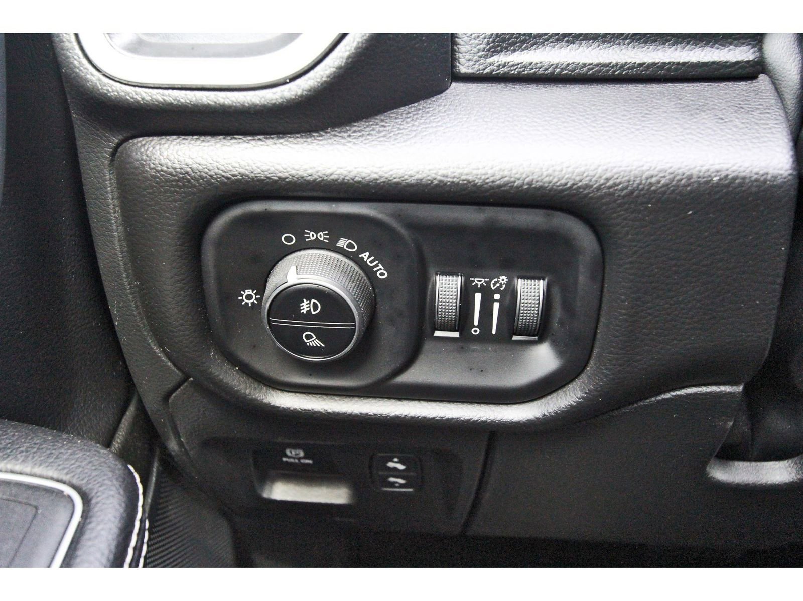 Used 2022 RAM 1500 Laramie image 18