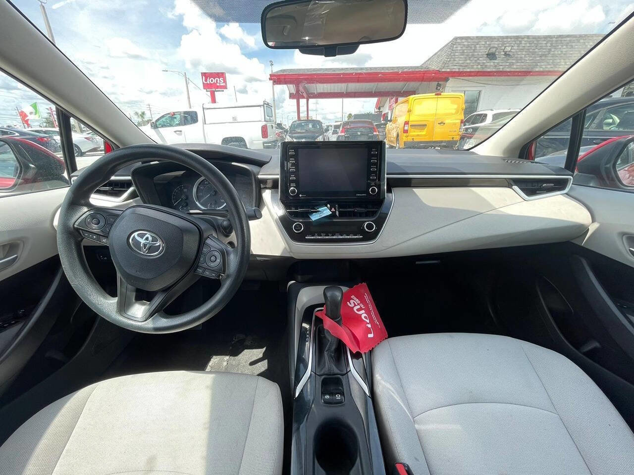 Used 2021 Toyota Corolla LE image 16