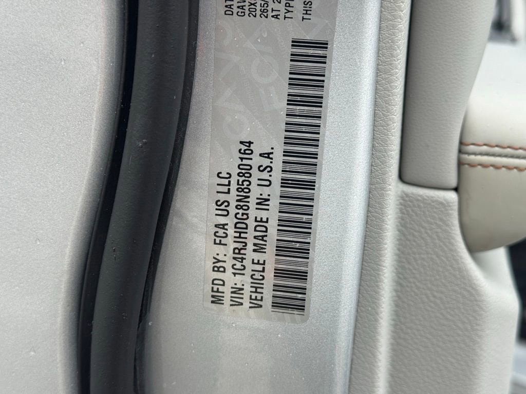 Used 2022 Jeep Grand Cherokee Overland w/ Luxury Tech Group IV AWD/4WD image 26