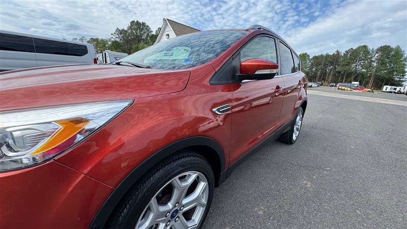 Used 2019 Ford Escape Titanium AWD/4WD image 10