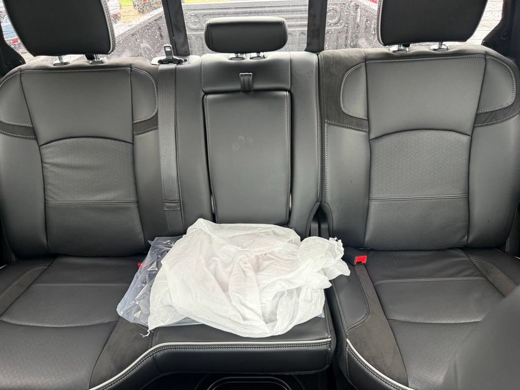 New 2026 RAM 2500 Laramie AWD/4WD image 37