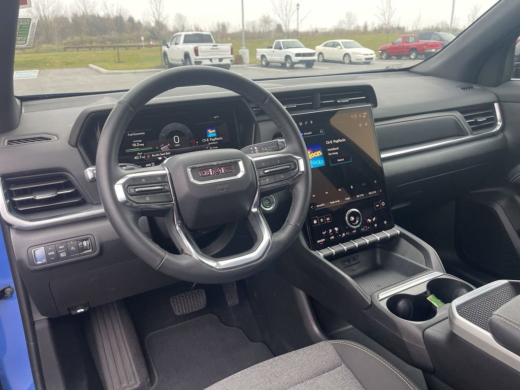 Used 2025 GMC Terrain Elevation image 17