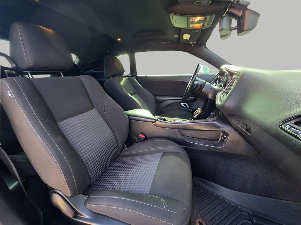 Used 2021 Dodge Challenger SXT w/ Driver Convenience Group image 10