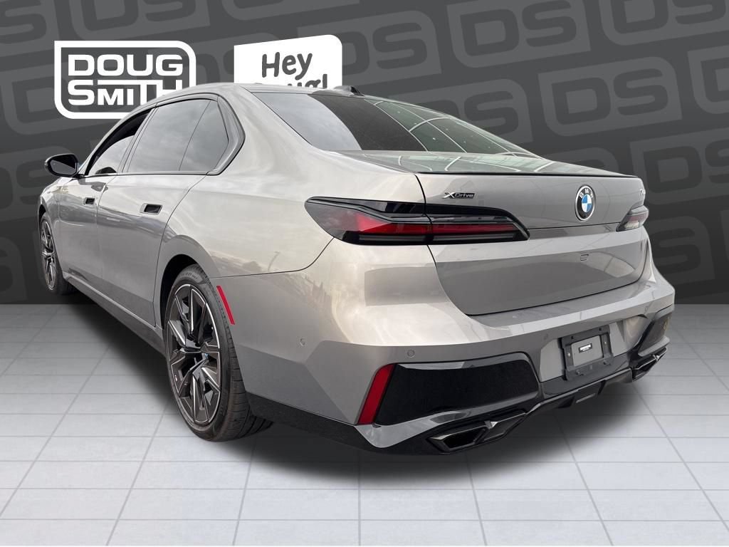 Used 2023 BMW 760i xDrive w/ Luxury Rear Seating Package AWD/4WD image 3
