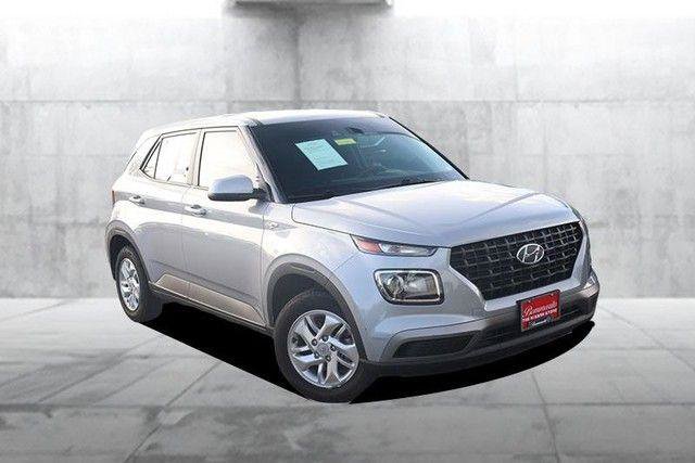 Used 2021 Hyundai Venue SE FWD image 2