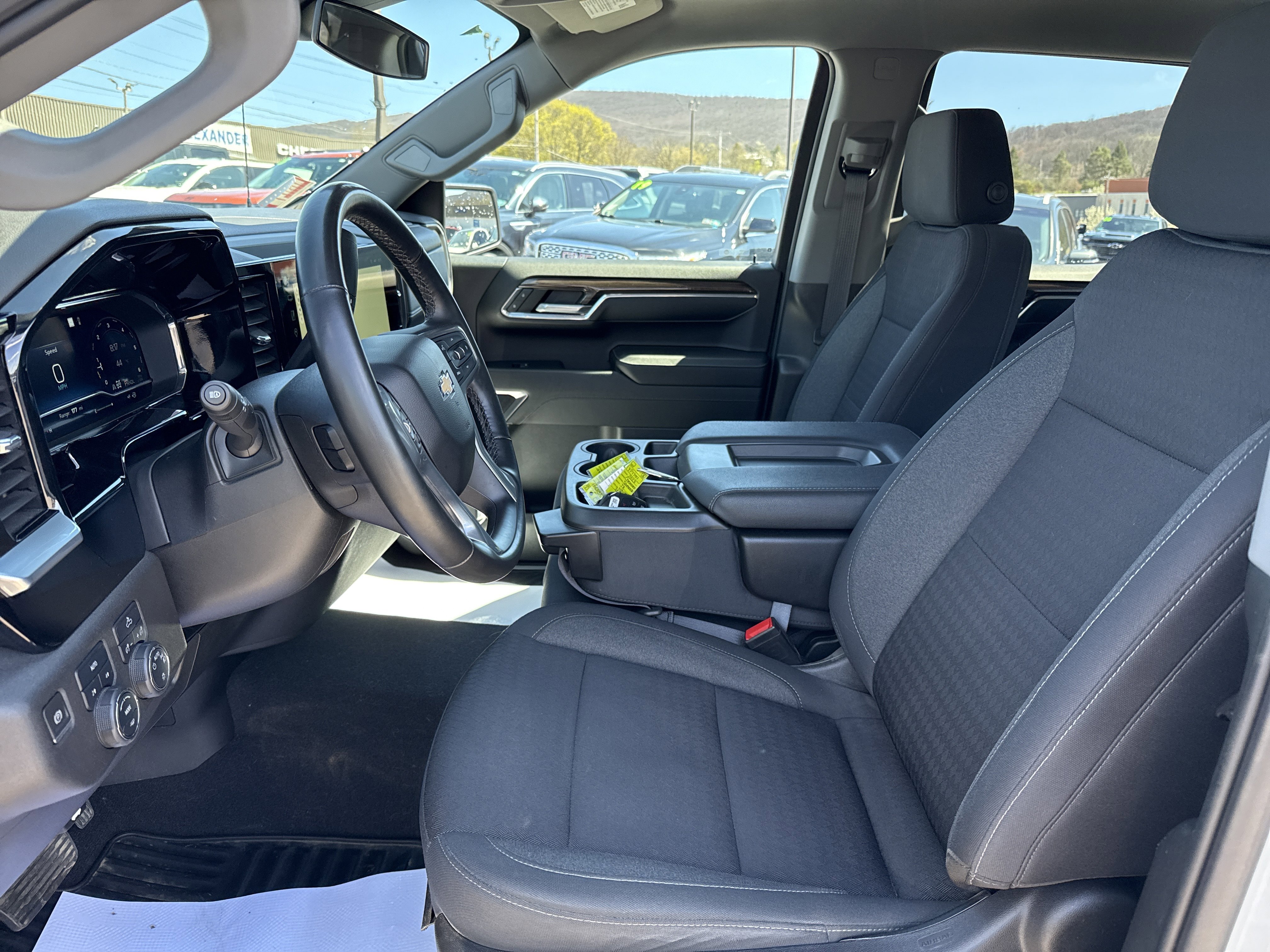 Used 2023 Chevrolet Silverado 1500 LT image 12