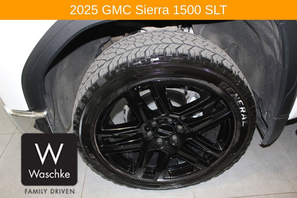 Used 2025 GMC Sierra 1500 SLT w/ SLT Premium Plus Package AWD/4WD image 11
