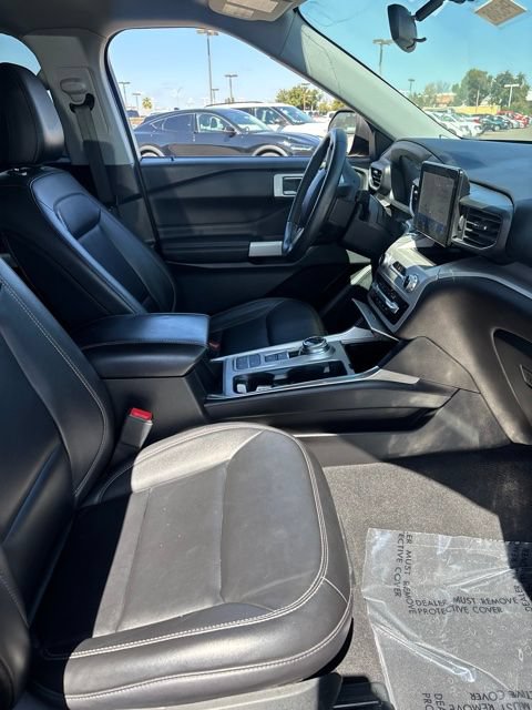 Used 2023 Ford Explorer XLT w/ Equipment Group 202A RWD image 5
