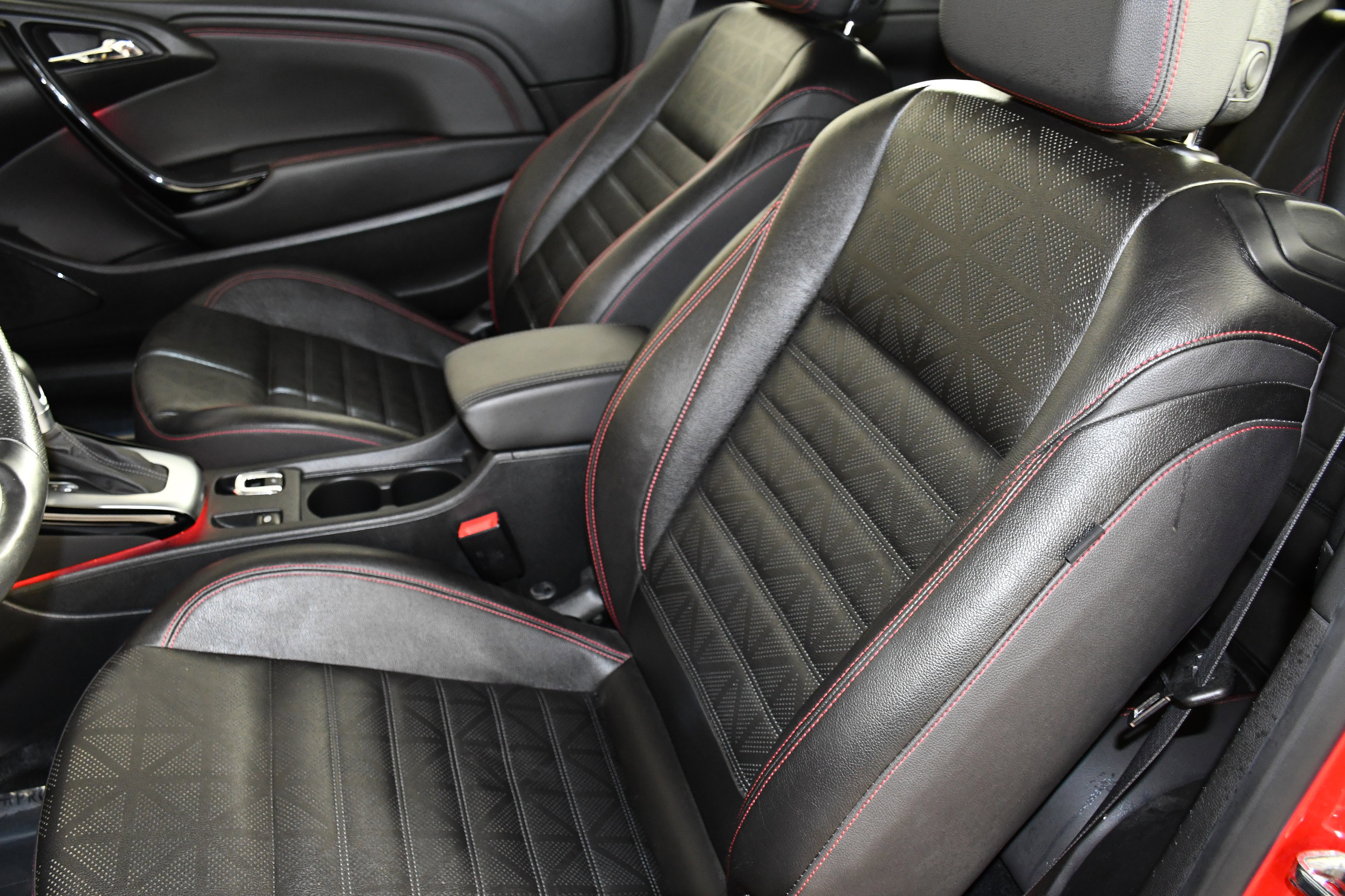 Used 2018 Buick Cascada Sport Touring w/ Dark Effects Package image 43