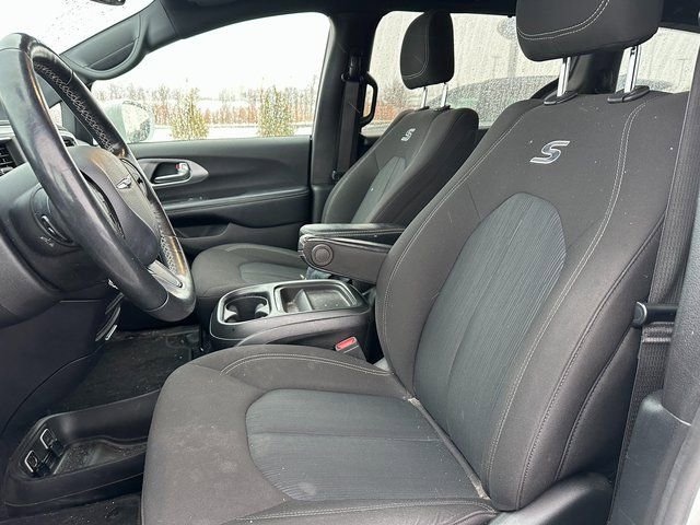 Used 2020 Chrysler Pacifica Touring w/ S Appearance Package image 12